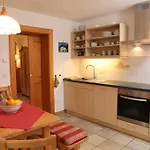Almroeserl דירה
