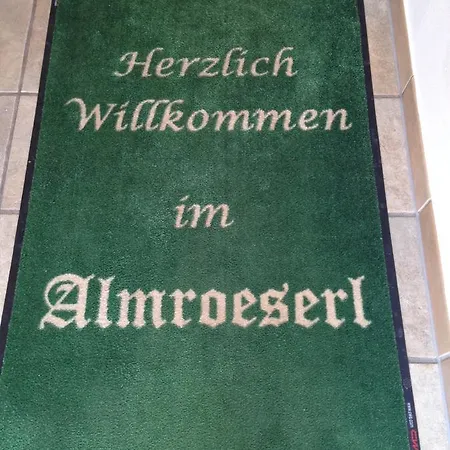Almroeserl Apartamento *