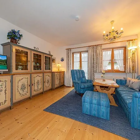 Apartmán Almroeserl *