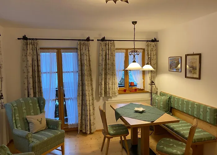 Apartmán Almroeserl
